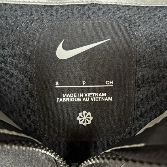 Brand New Nike Black Trail GORE-TEX INFINIUM Running Jacket Loose Fit Packable - Picture 5 of 16